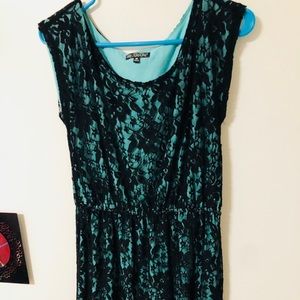Cap sleeve lace dress